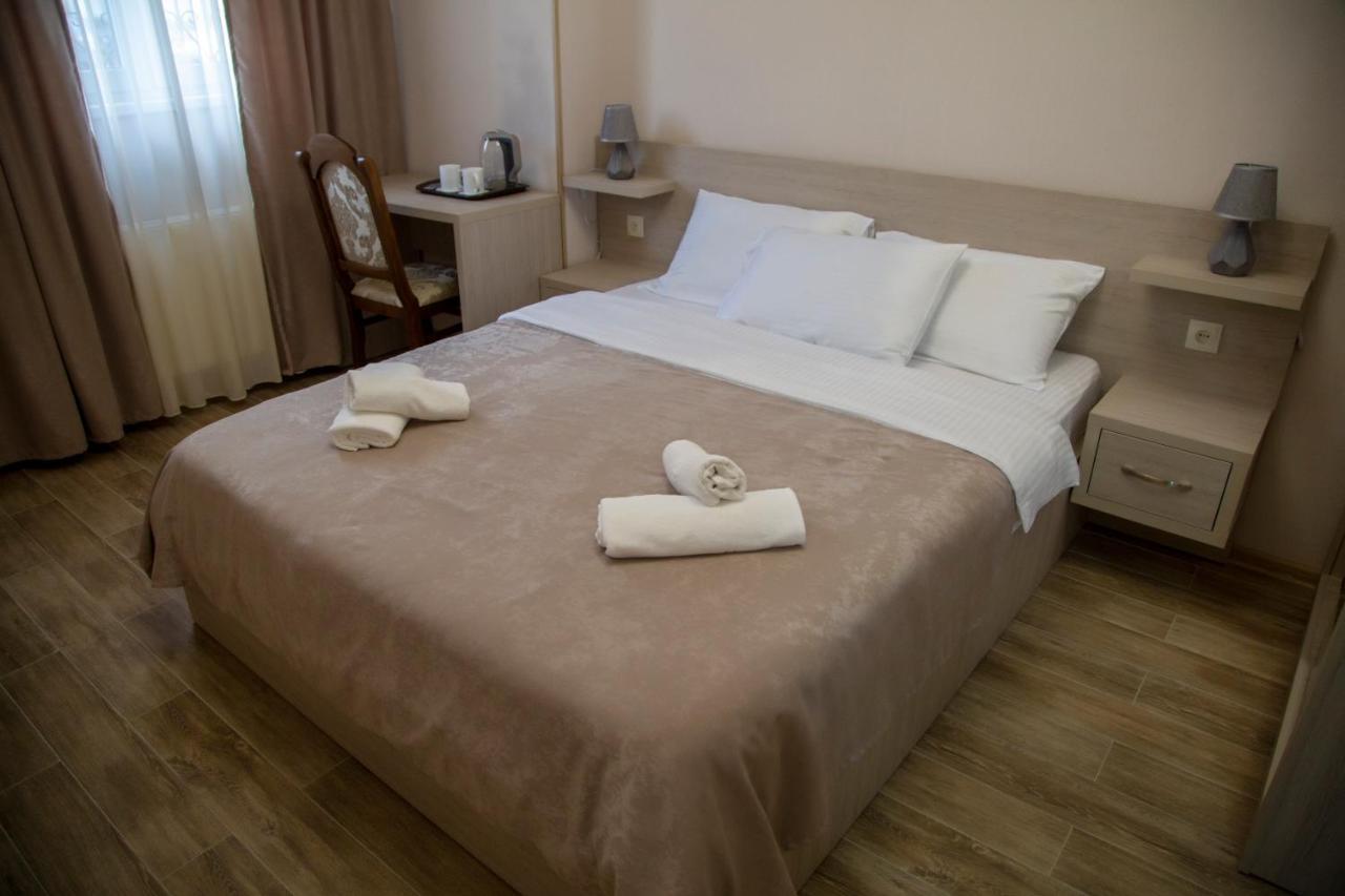 Family Hotel Triston Tbilisi Exterior foto